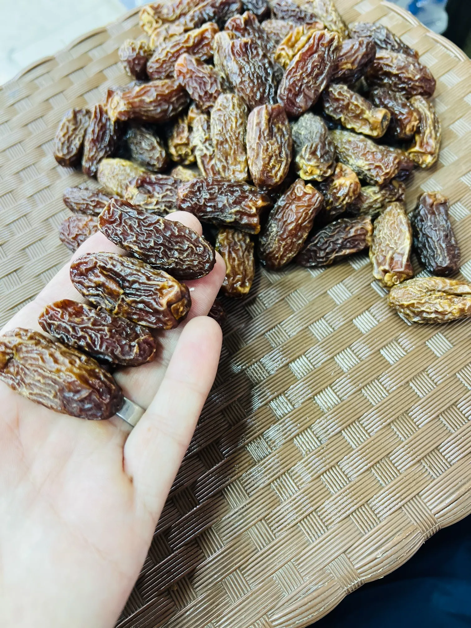 QDF DRIED DATES BLACK (CHUWARA) 500 GWT